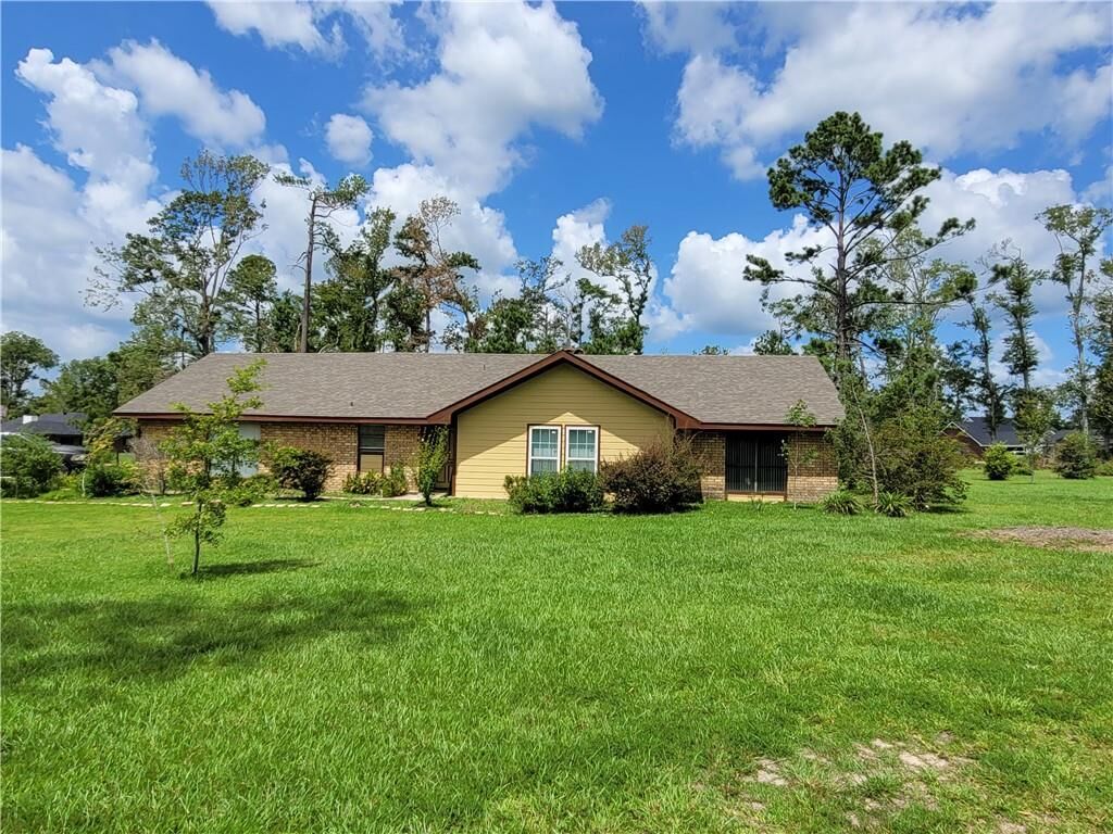 Property Photo: 4332 Sweet Bay Drive LA 70611