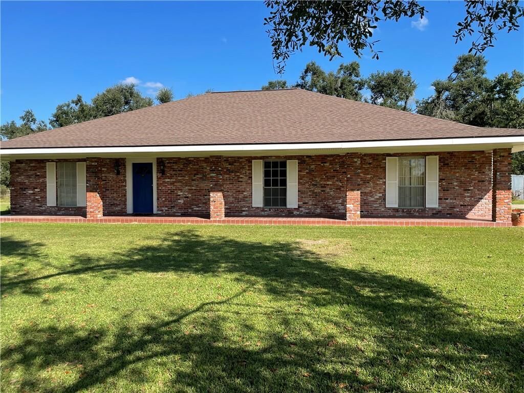Property Photo:  2232 N Beglis Parkway N  LA 70663 