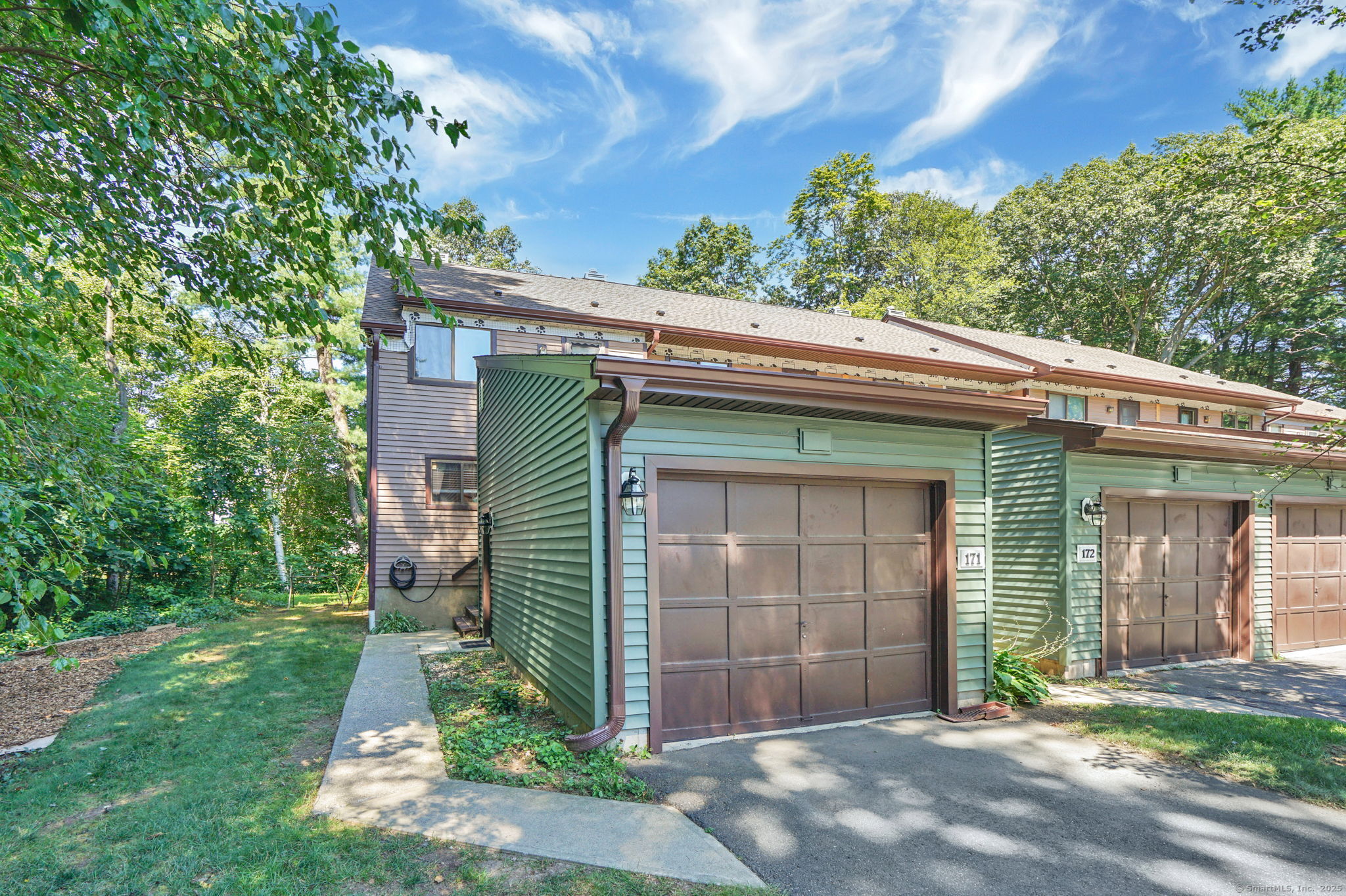 Property Photo: 171 Wynwood Drive 171 CT 06082