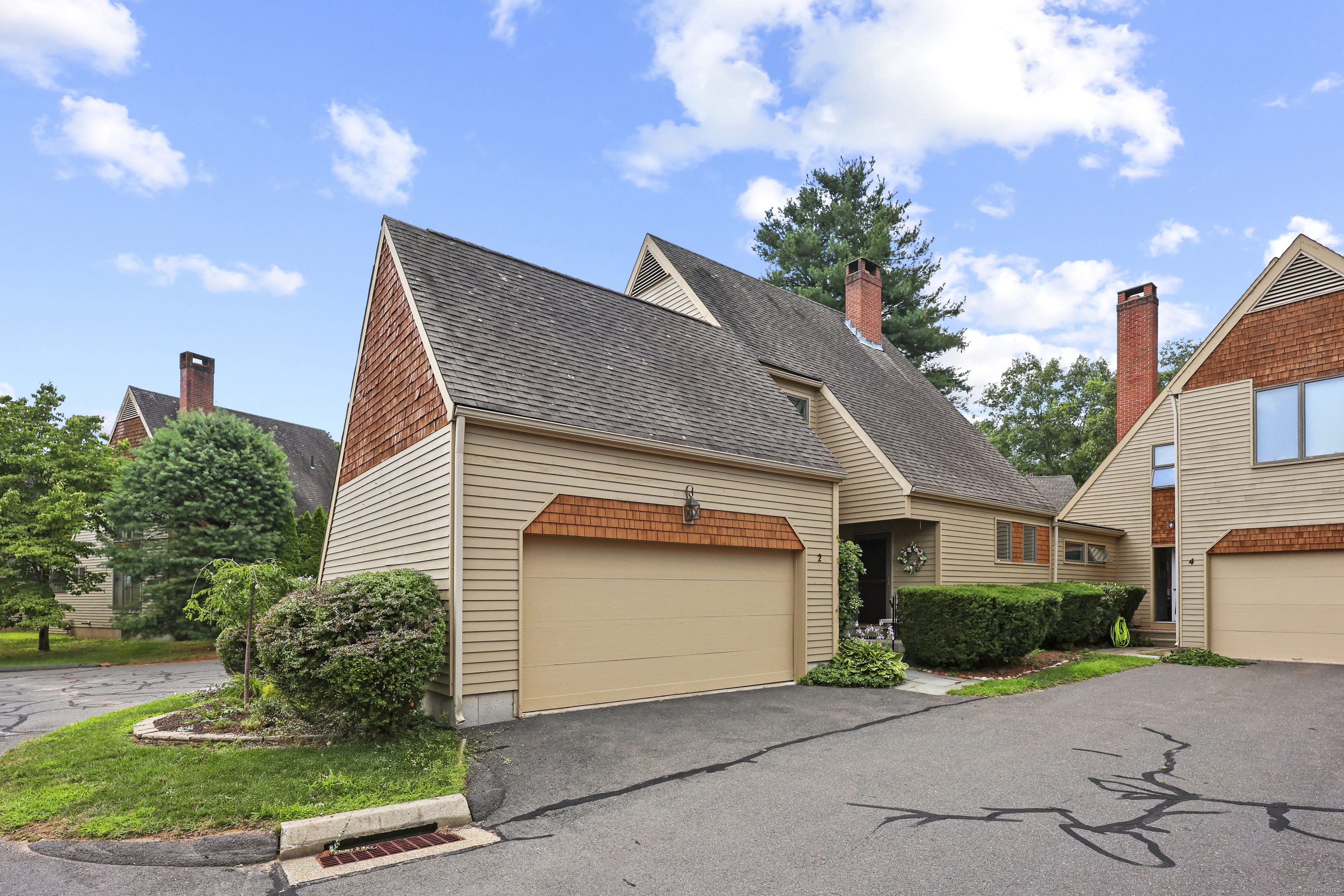 Property Photo:  2 Dogwood Court 2  CT 06035 
