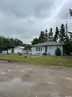 Property Photo:  501 Railway Avenue N  SK S0E 1M0 