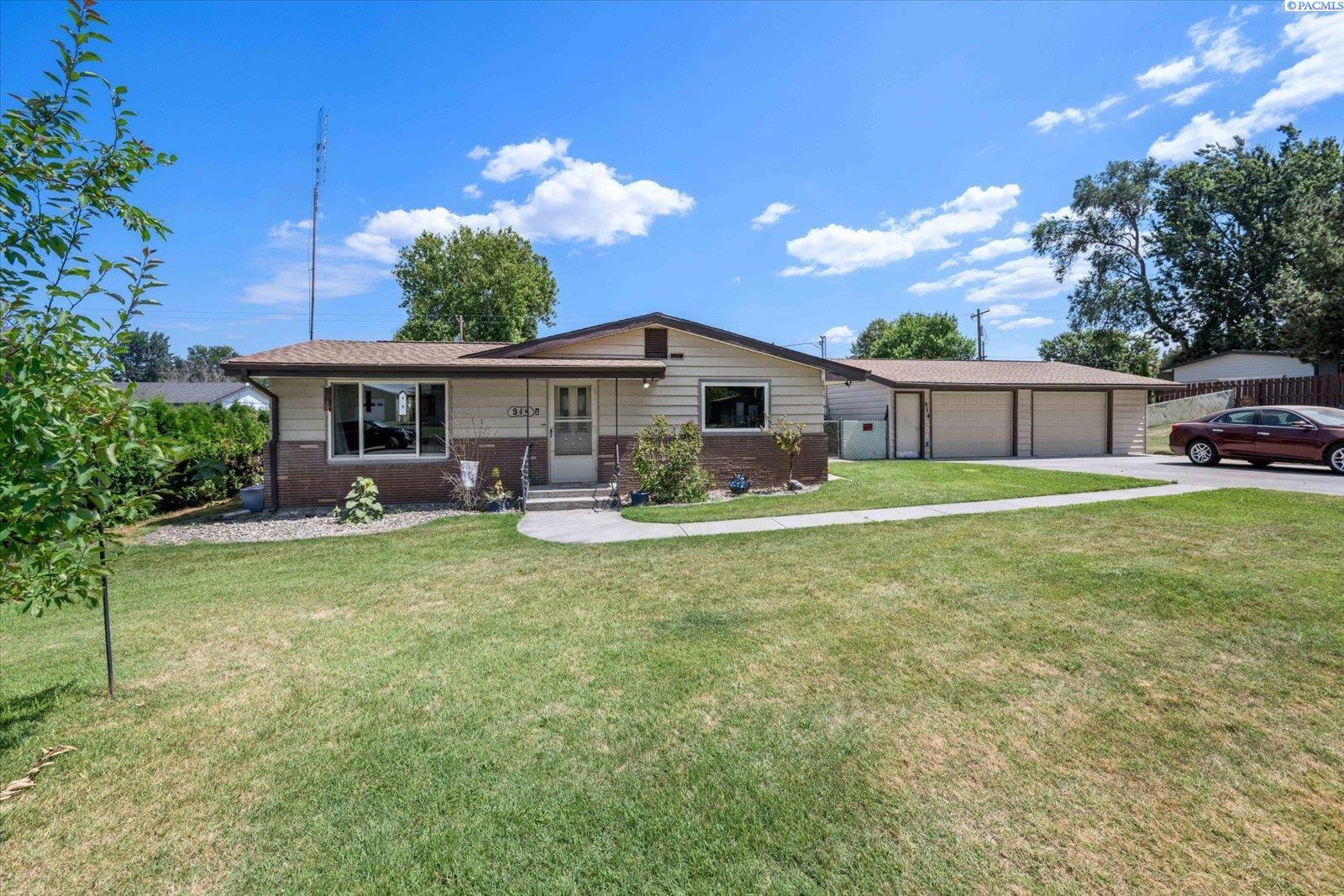 Property Photo: 914 N 61st Ave WA 99353