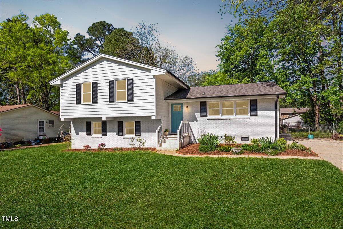 Property Photo: 3713 Arrowwood Drive NC 27604
