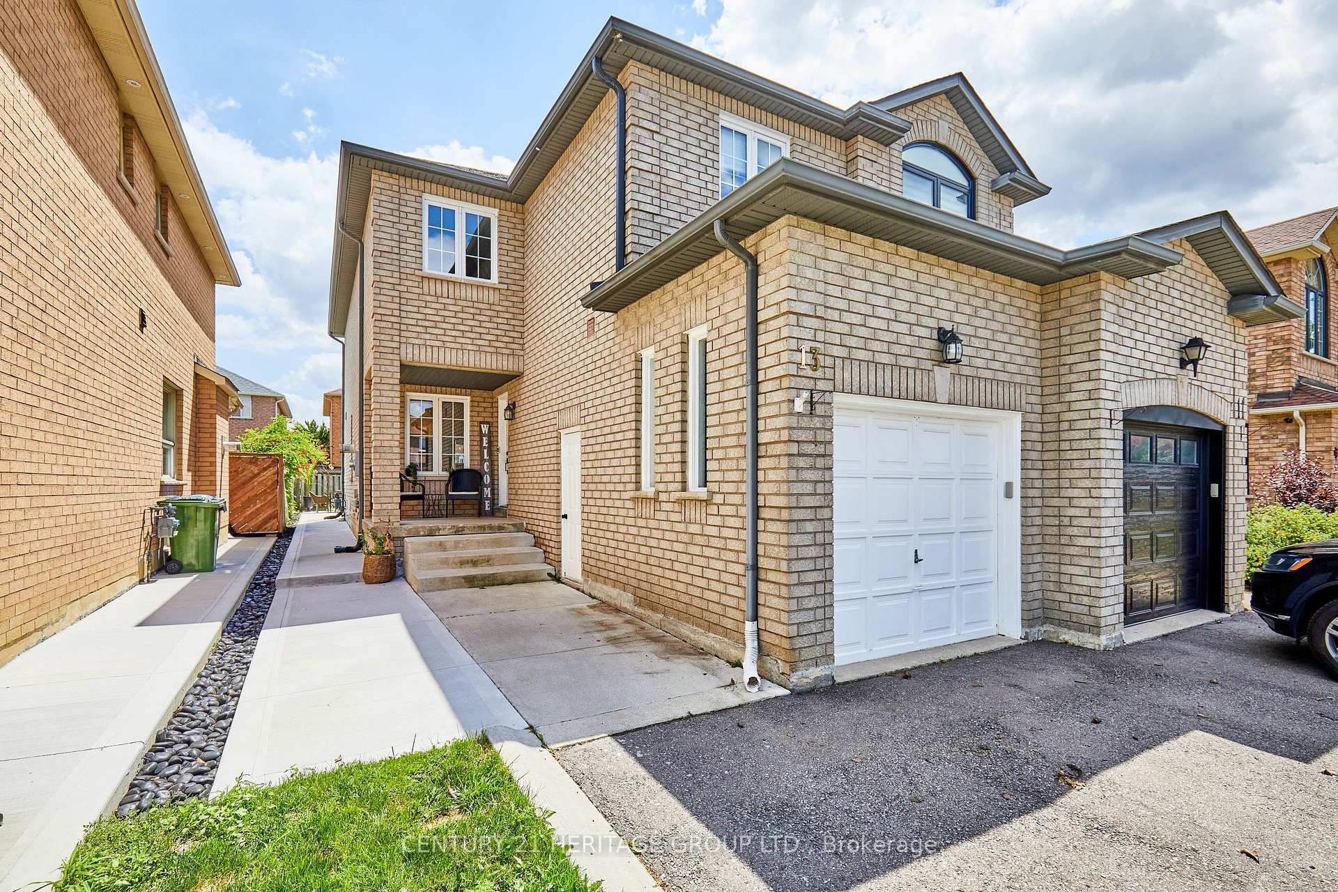 Photo de la propriété: 13 Carriage House Road ON L7E 2H8