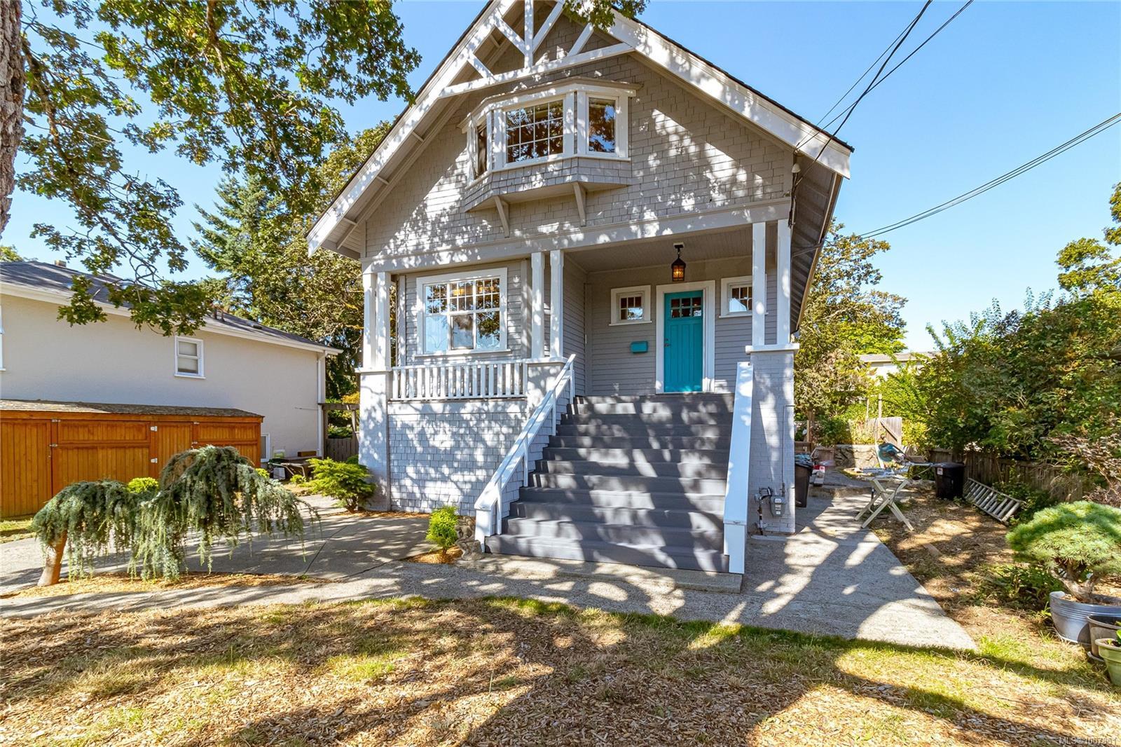 Property Photo: 2718 Roseberry Ave BC V8R 3T9