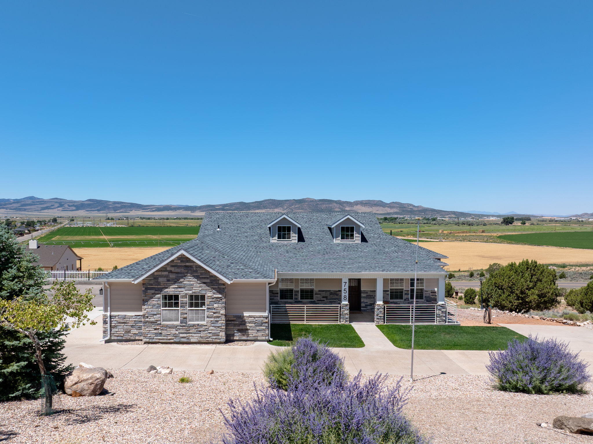 Property Photo: 758 S Panorama Dr UT 84720