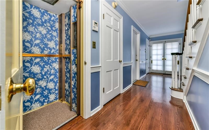 Property Photo:  5623 5th Ave  PA 15232 