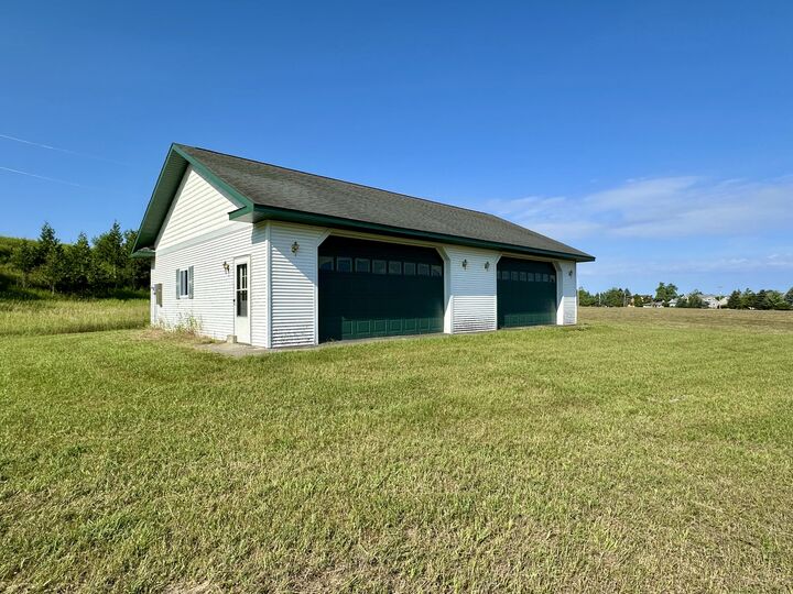 1102 Needle Point Drive  Cheboygan MI 49721 photo