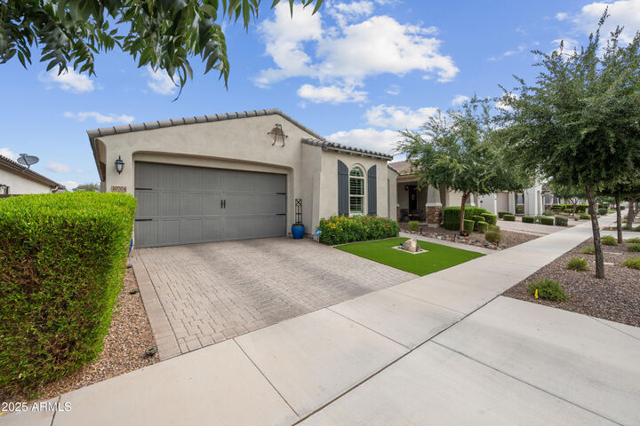 Property Photo: 10704 E Twister Avenue AZ 85212
