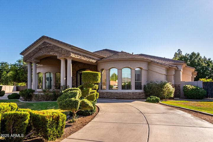 Property Photo:  290 N Portland Avenue  AZ 85234 