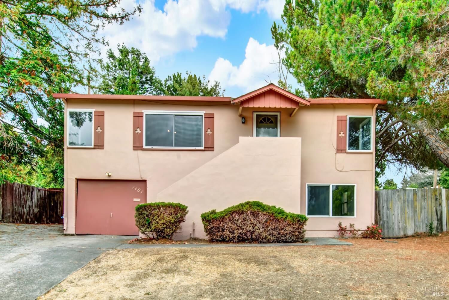 Property Photo:  1401 Magazine Street  CA 94591 