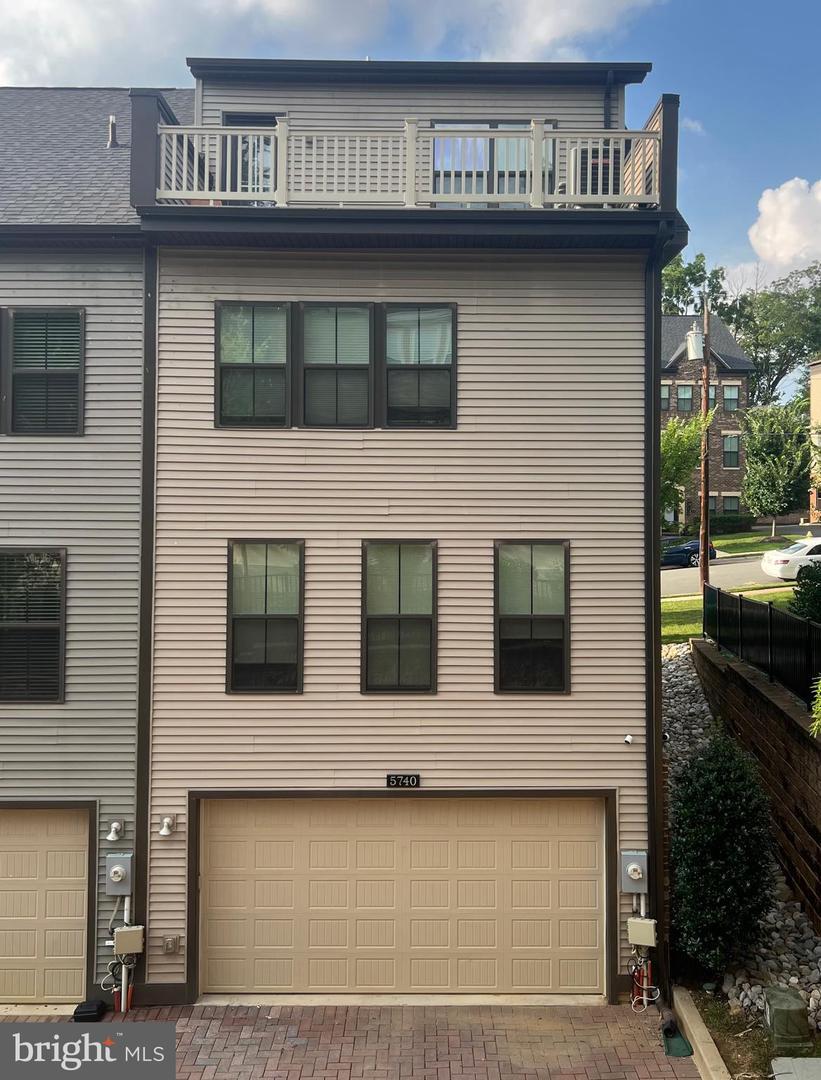 Property Photo: 5740 10th Road N VA 22205
