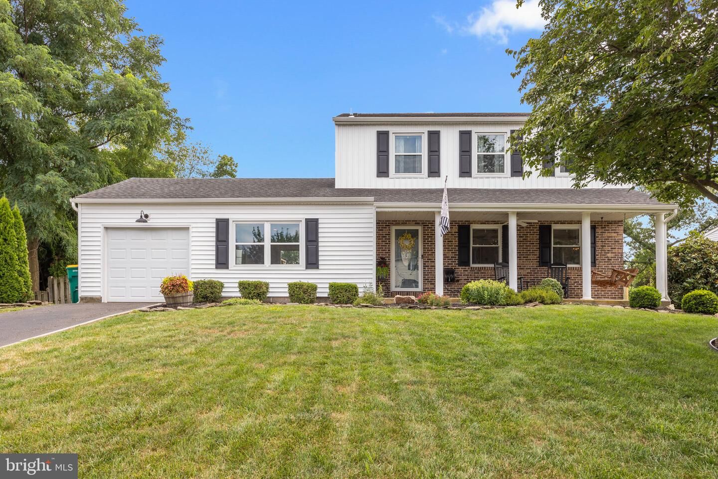 Property Photo: 10 Alscot Circle PA 19047