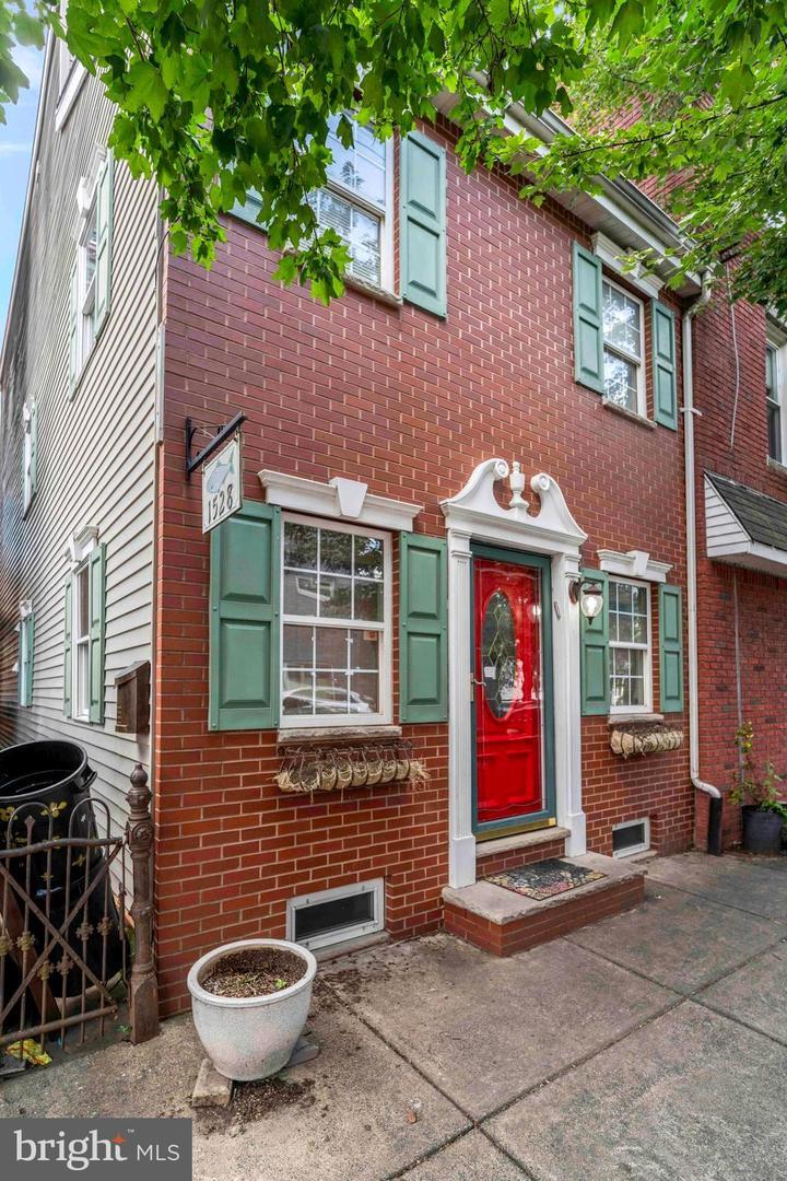 Property Photo:  1528 E Montgomery Avenue  PA 19125 