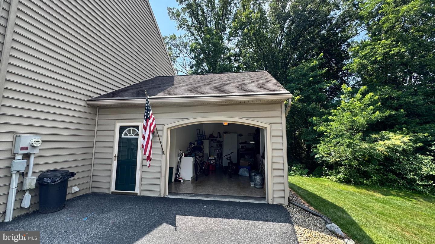 Property Photo:  34 King Court  PA 17022 