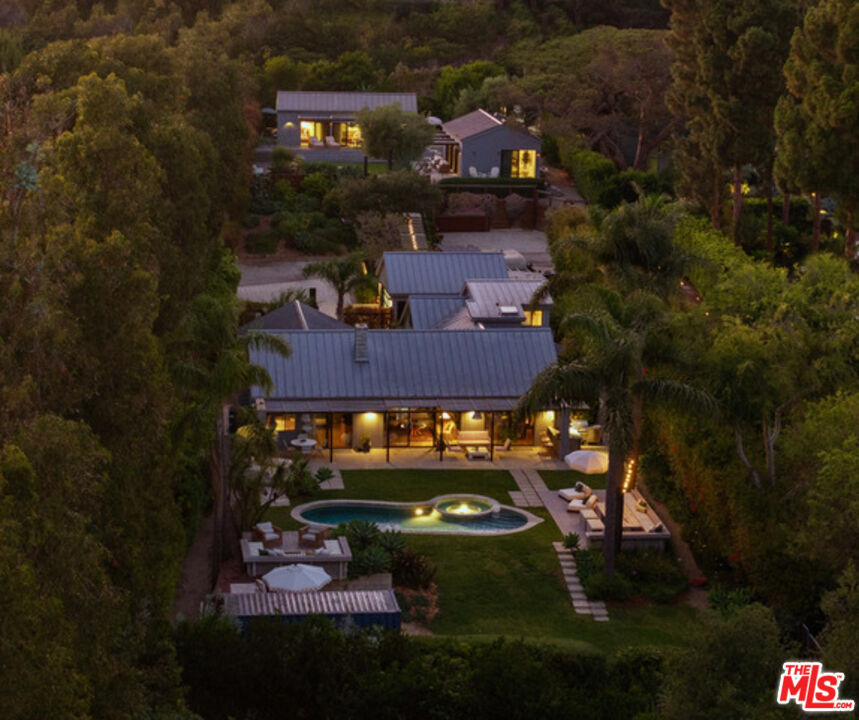 Property Photo:  28036 Sea Lane Dr  CA 90265 
