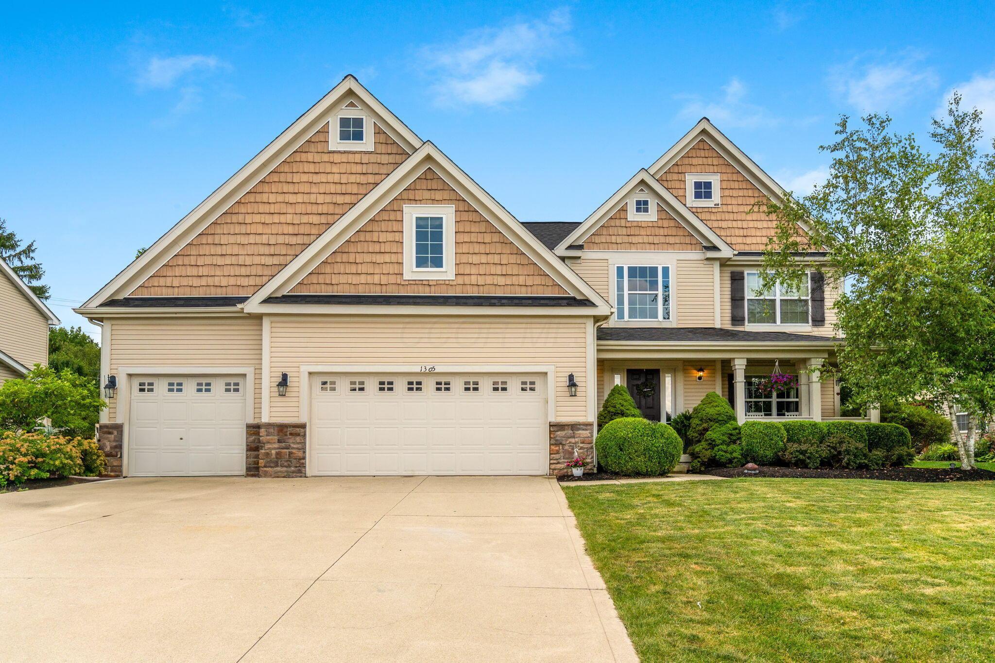 Property Photo: 1305 Fox Run Drive OH 43040