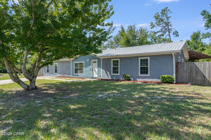 Property Photo: 3903 Ereno Court FL 32405