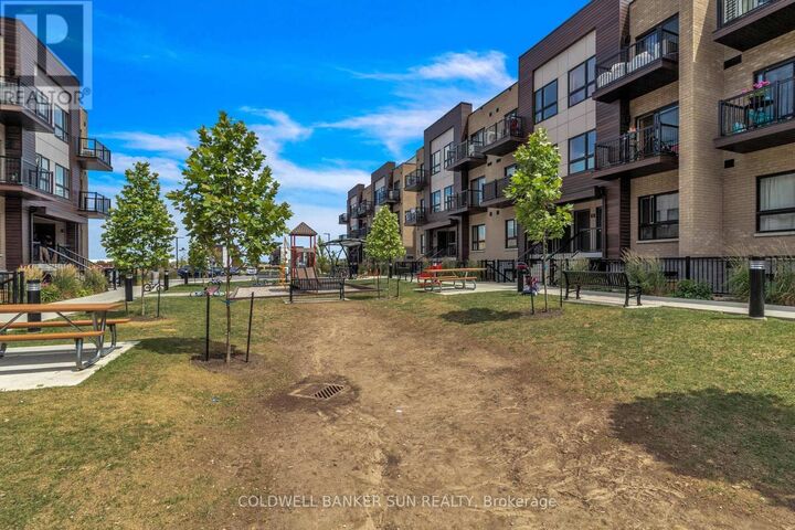 Photo de la propriété:  20 Palace Street E12  ON N2E 3R9 