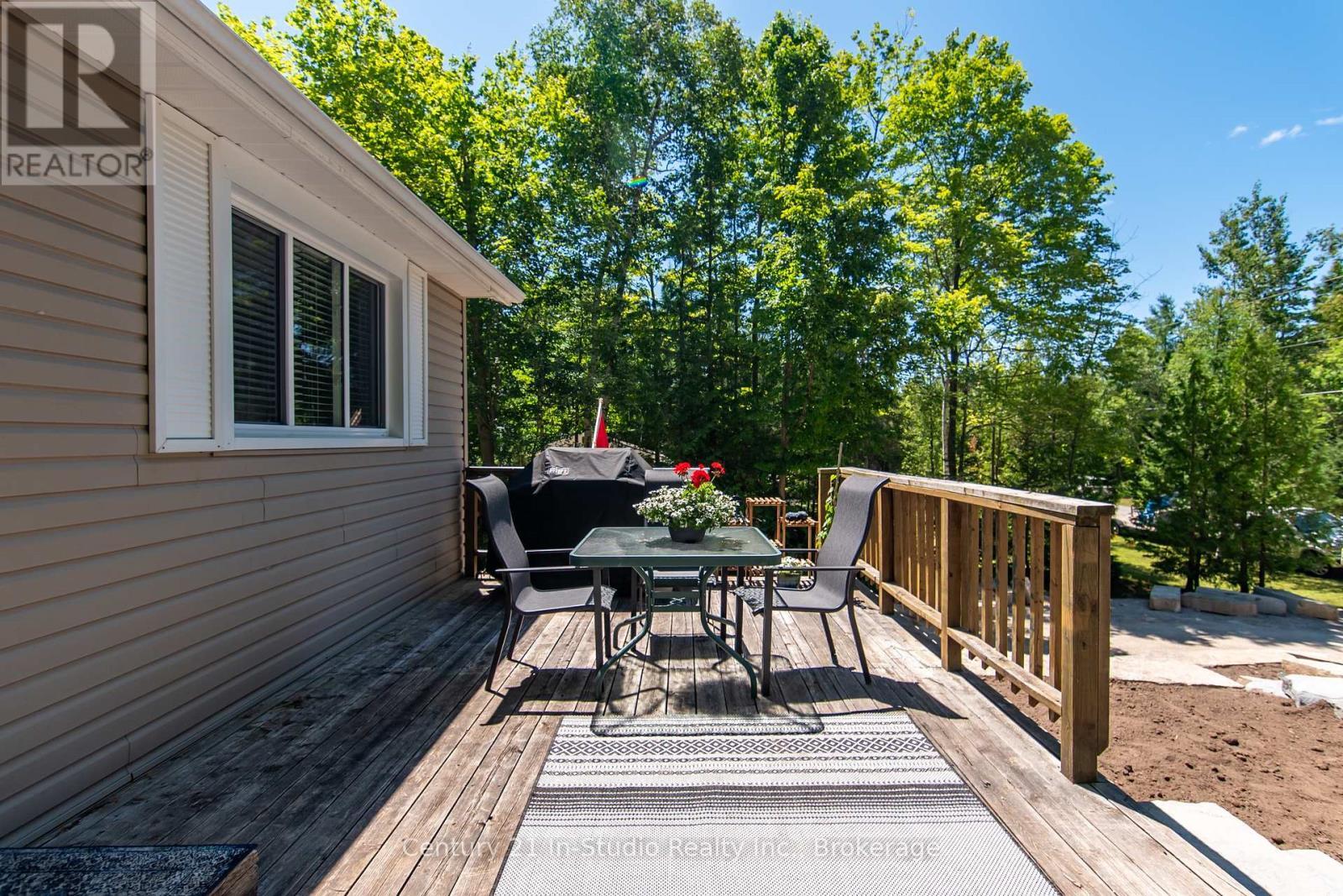 Property Photo: 25 Emerson Avenue ON N0H 2G0