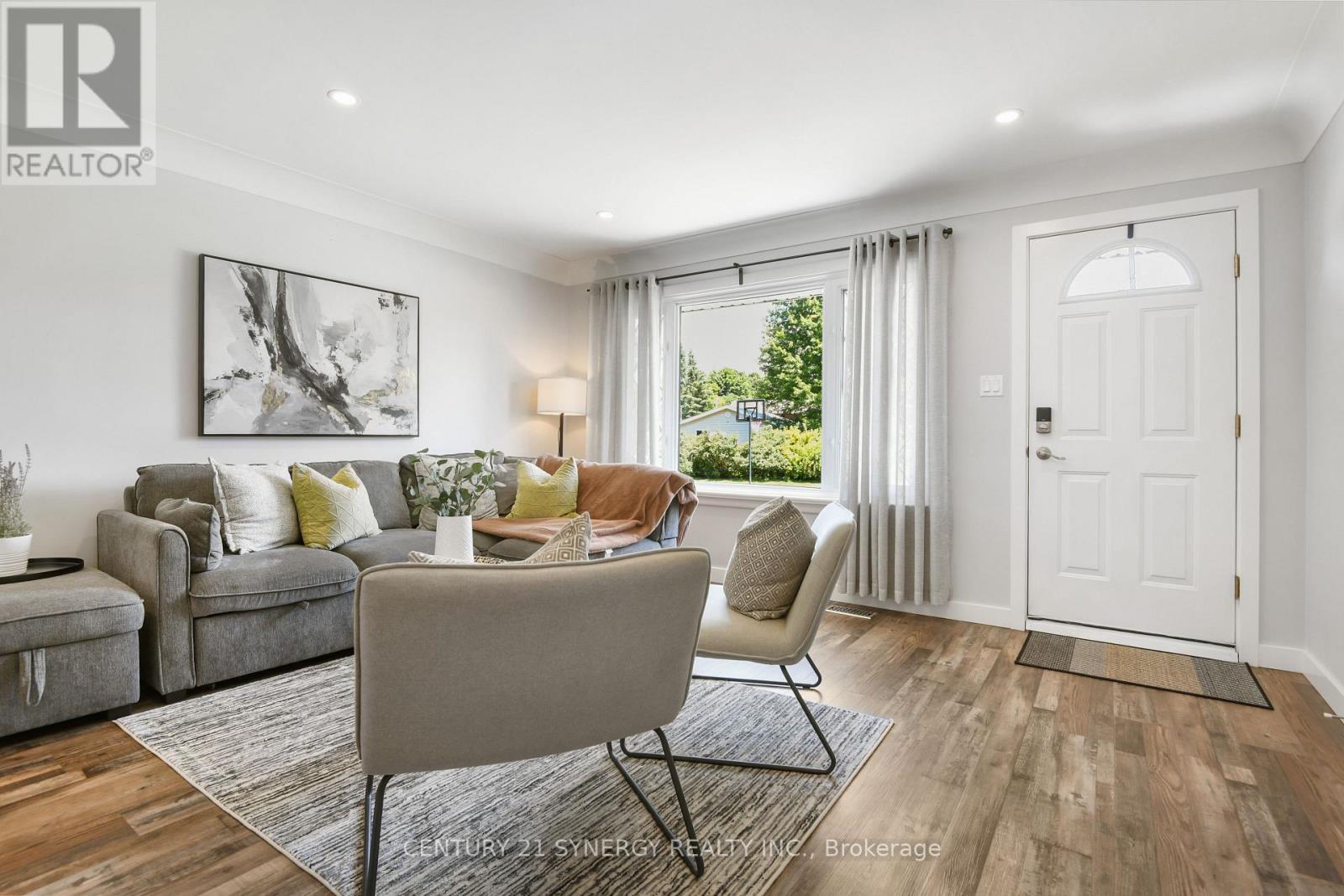 Property Photo: 32 Francis Street ON K7V 1C2