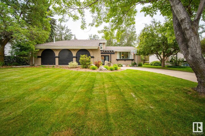49 Manchester Drive  Sherwood Park AB T8A 0T3 photo