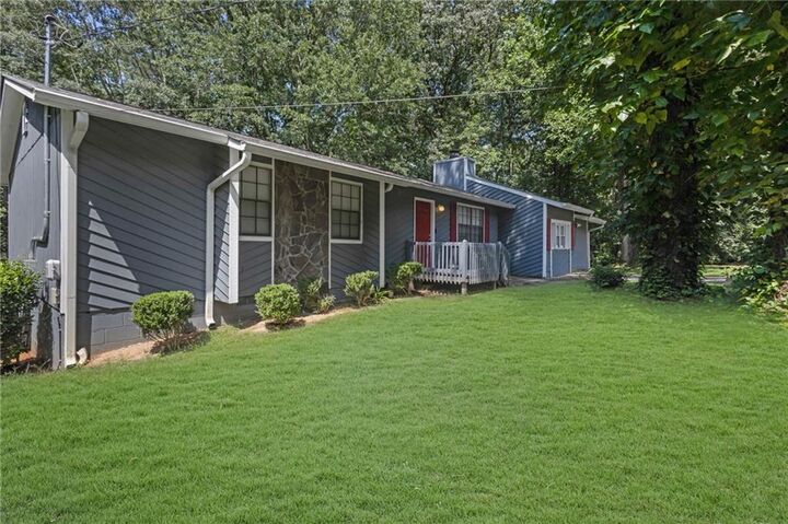 Property Photo:  194 Lexington Court  GA 30274 