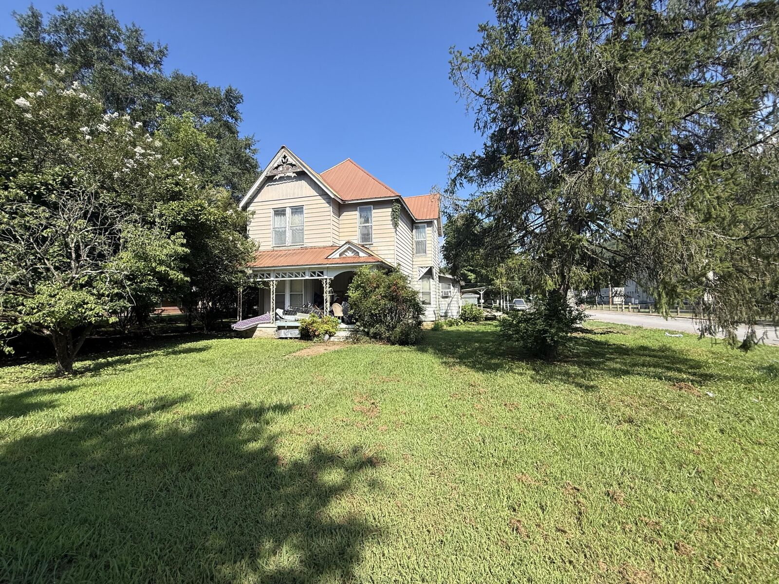 Property Photo: 1700 Marion Avenue TN 37380