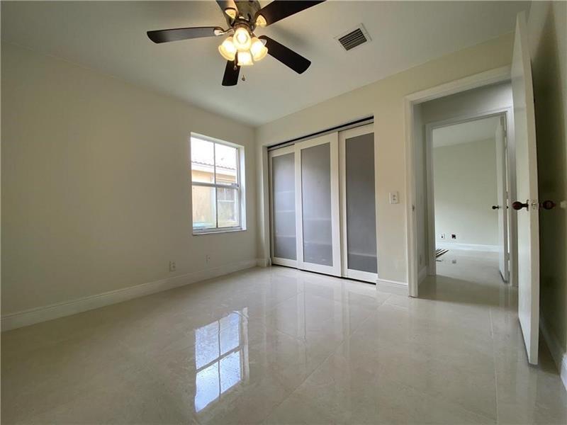 Property Photo:  4276 Pine Ridge Ct  FL 33331 