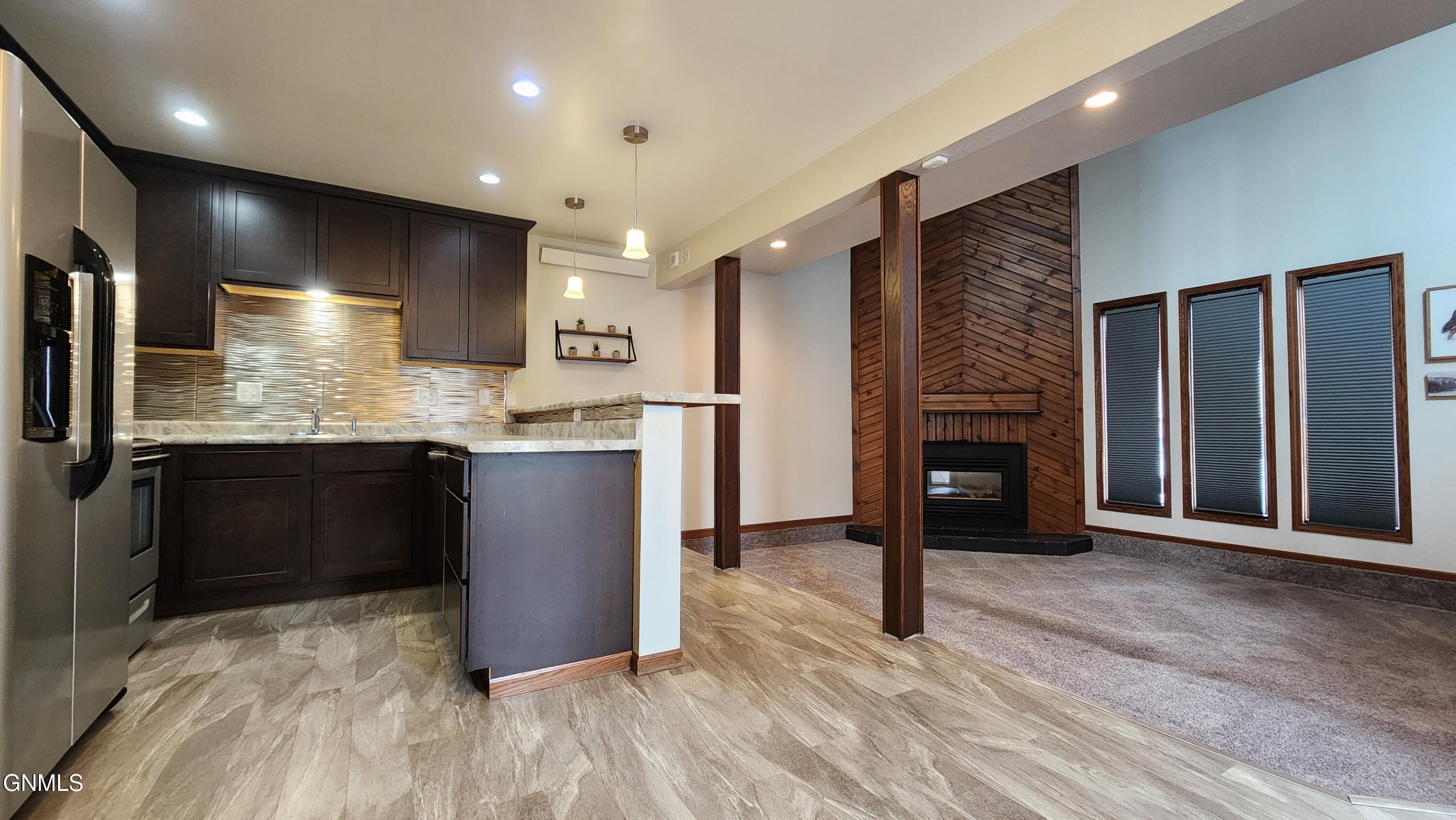 Property Photo:  1101 Jefferson Avenue #1  ND 58504 