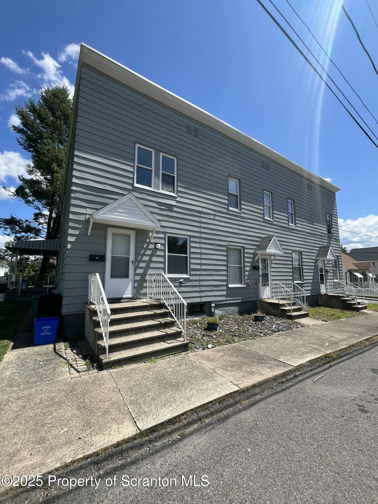 Property Photo: 401 Sussex Street 4 PA 18518