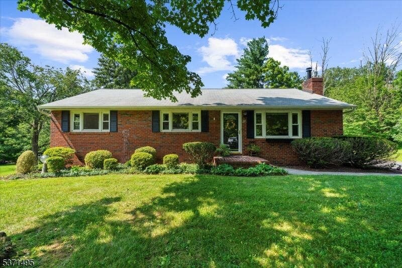 Property Photo: 27 Greenwood Pl NJ 08822
