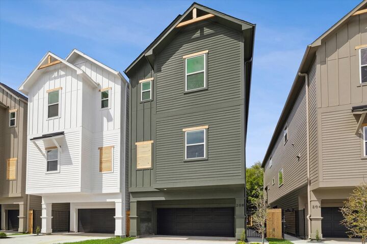 Property Photo:  202 Nagle Street  TX 77003 