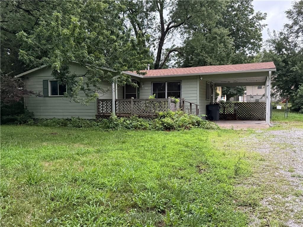 Property Photo: 504 N Logan Street KS 66061