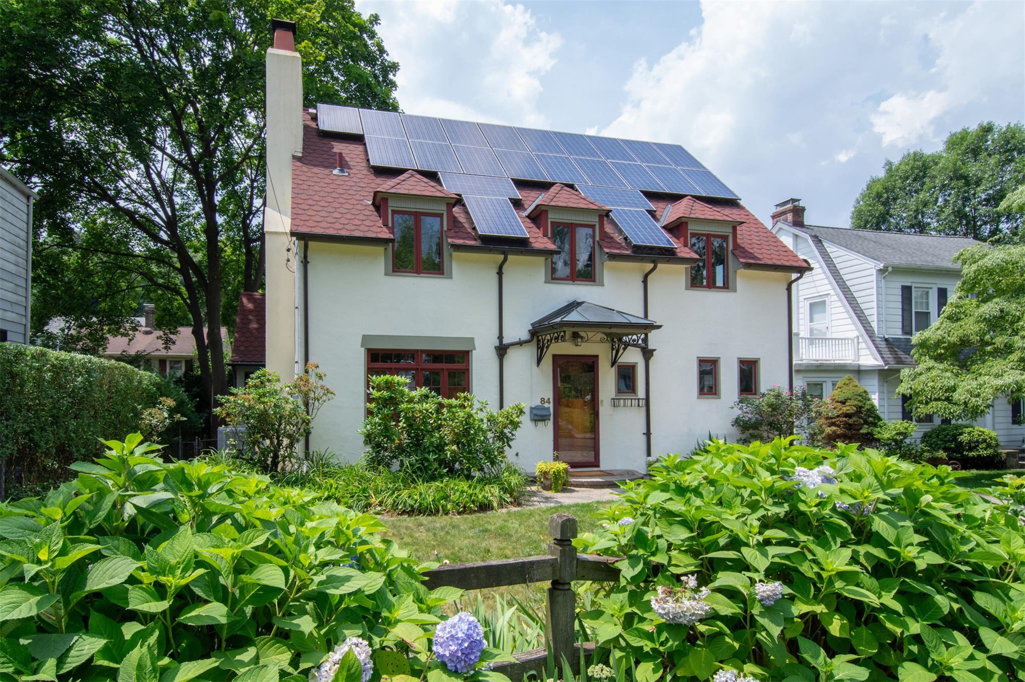 Property Photo:  84 Bellewood Avenue  NY 10522 