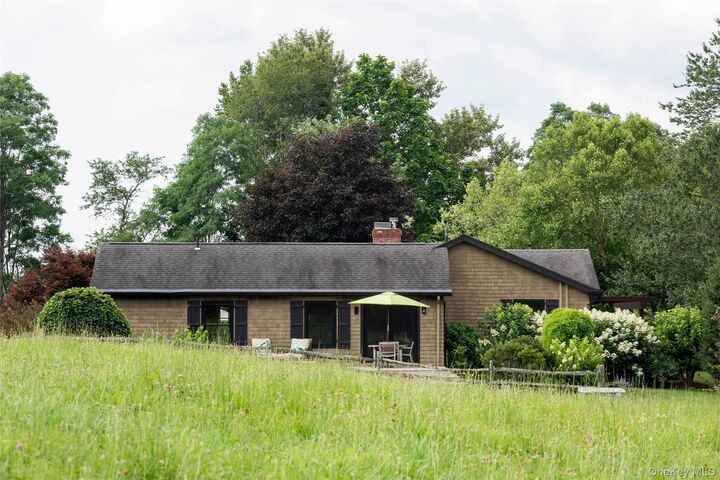 Property Photo:  174 Sunset Trail  NY 12514 