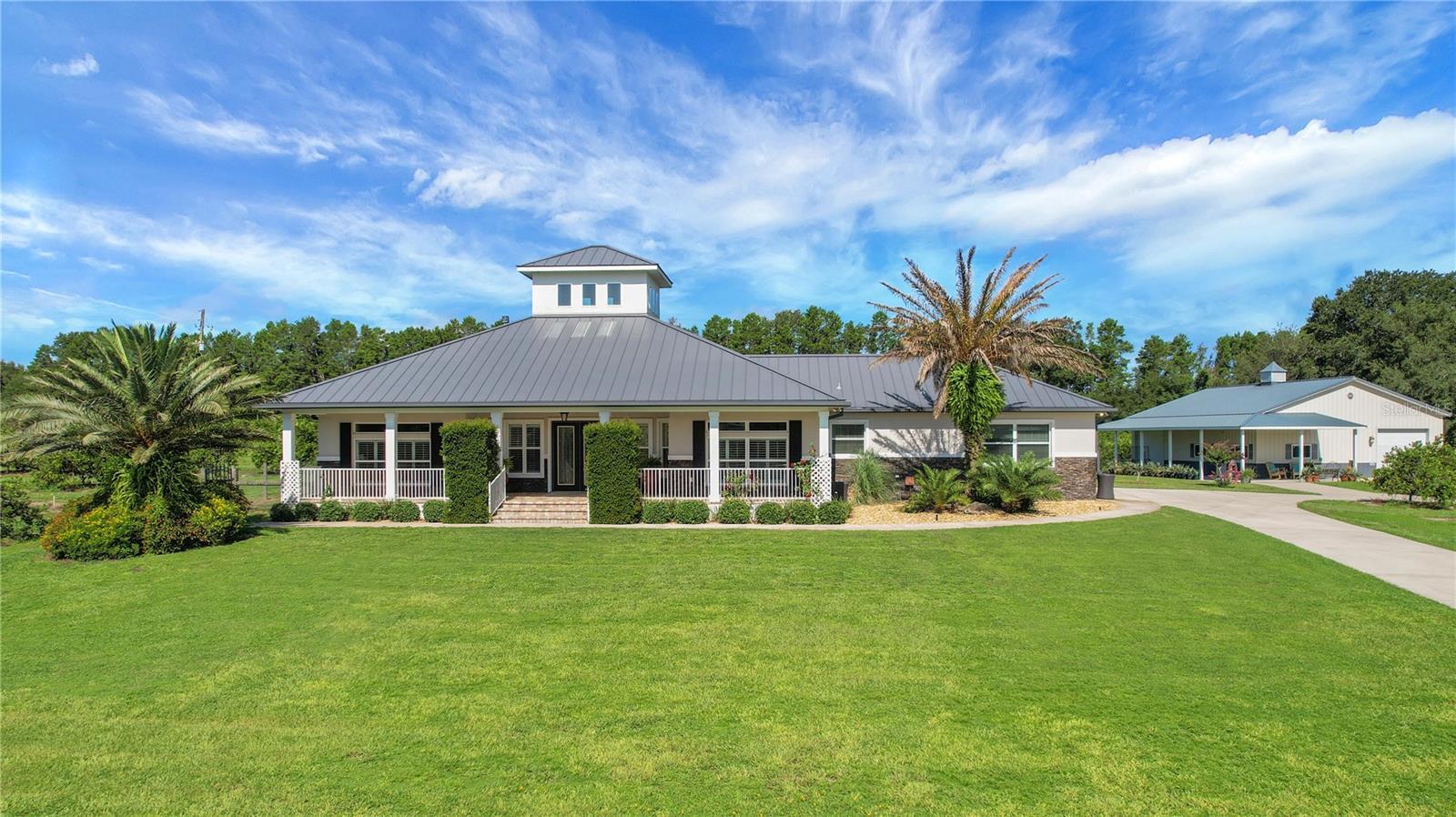 Property Photo: 16982 SE Highway 42 FL 32195