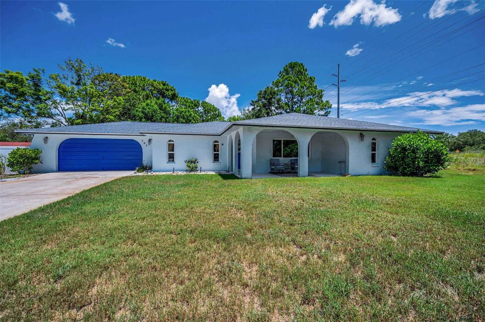 Property Photo: 505 Whispering Oak Drive FL 34689
