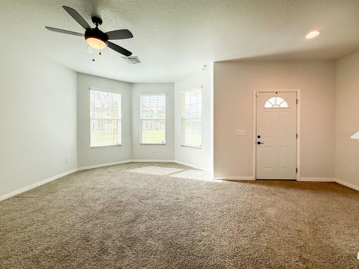 Property Photo: 553 Sunbranch Lane FL 32707