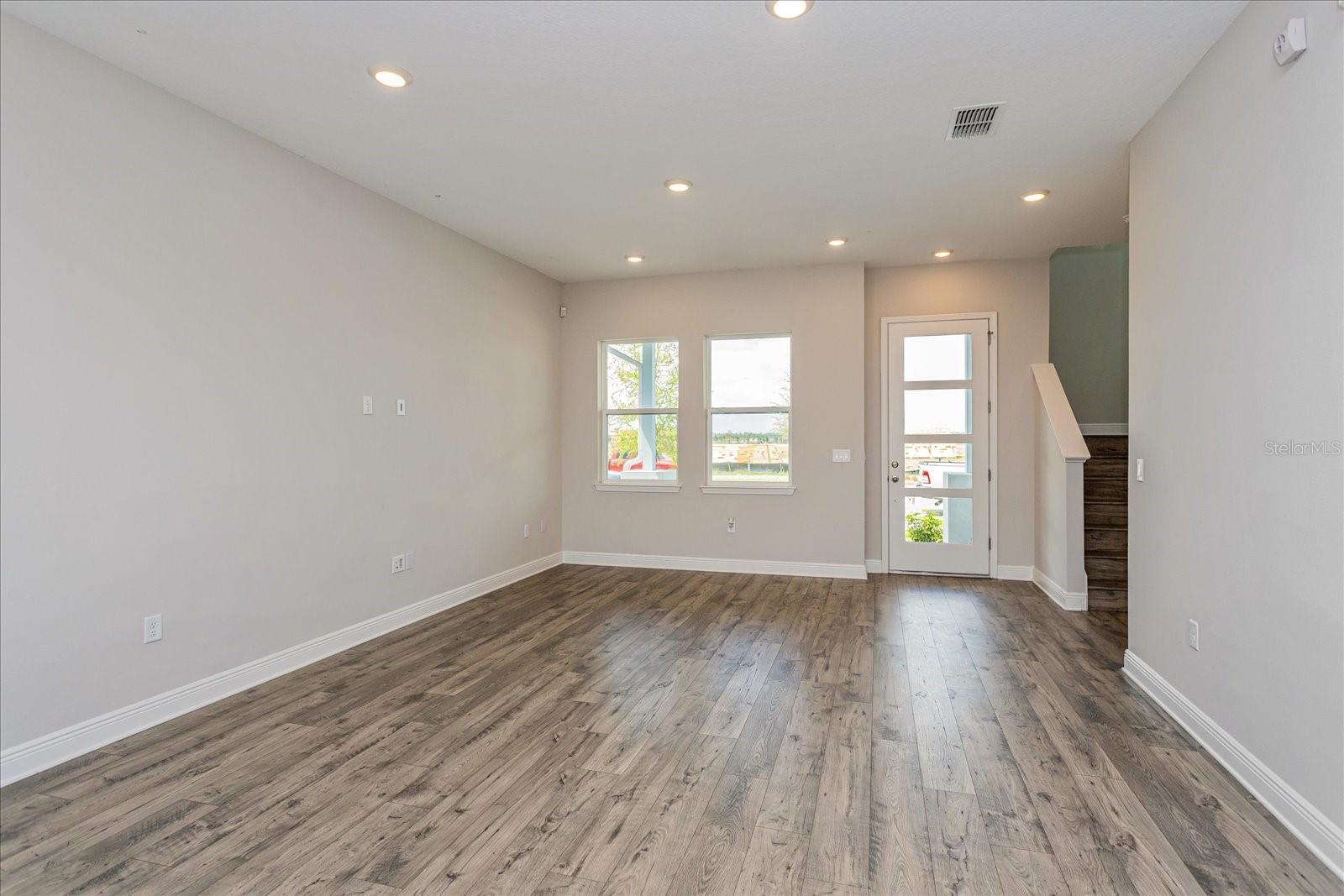 Property Photo: 9877 Peebles Street FL 32827
