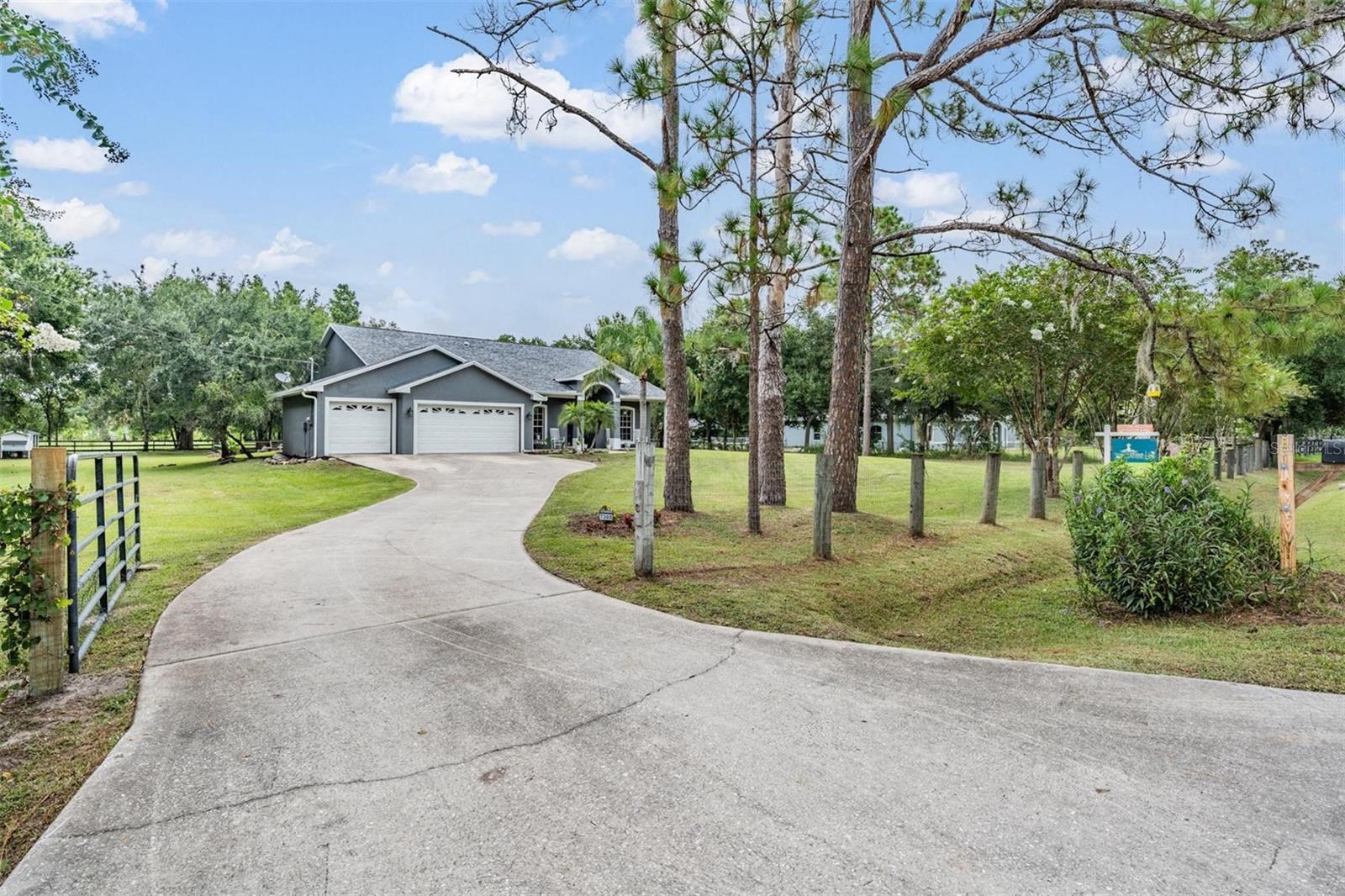 Property Photo:  7305 Jones Road  FL 33556 