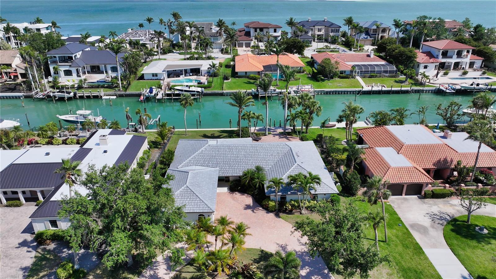 Property Photo:  642 S Owl Drive  FL 34236 