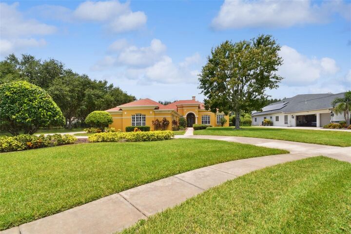Property Photo: 5517 Keeler Oak Street FL 33547