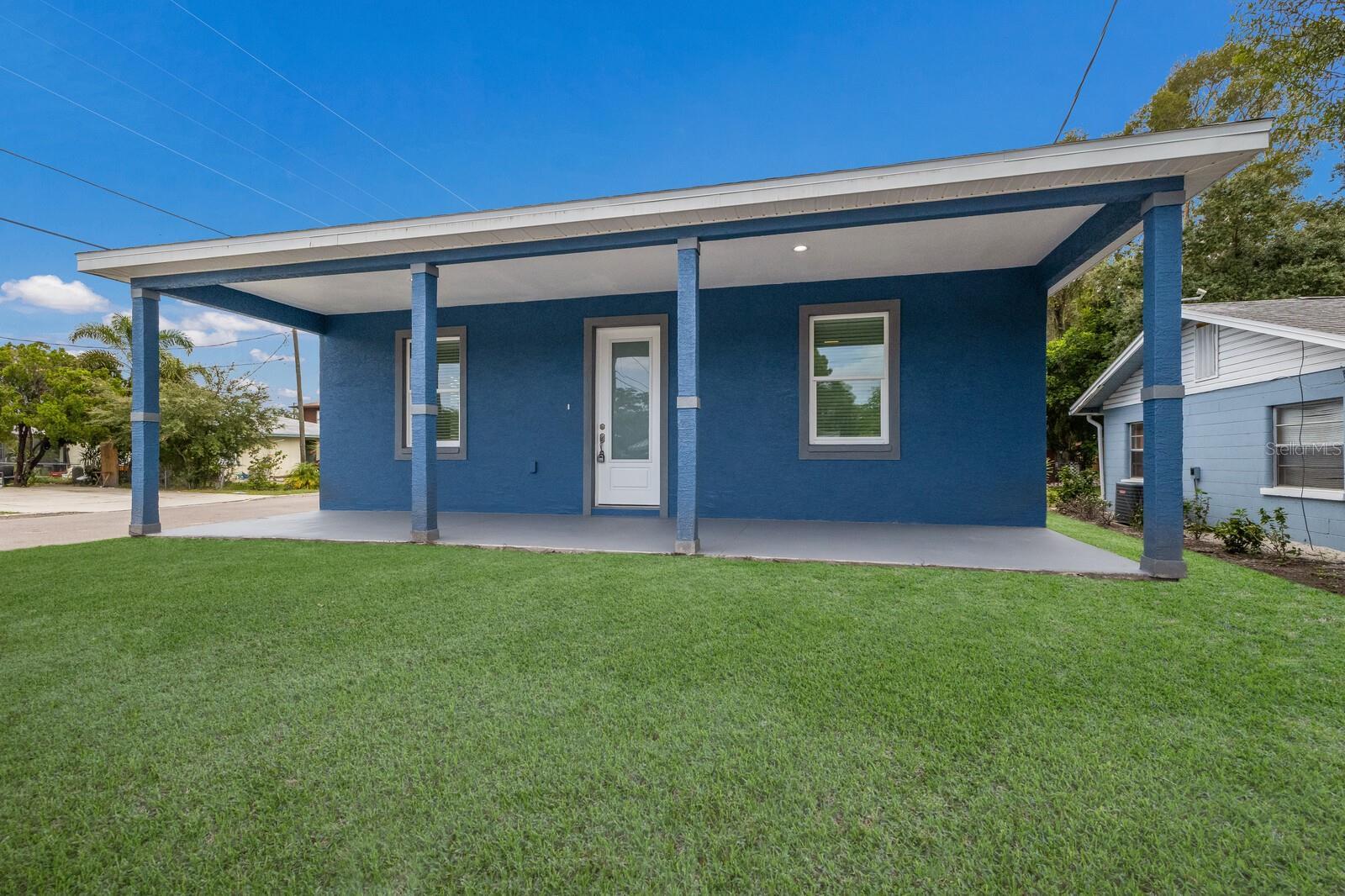 Property Photo:  520 12th Avenue W  FL 34205 