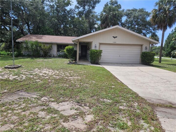 Property Photo:  7525 W Fairview Court  FL 34429 
