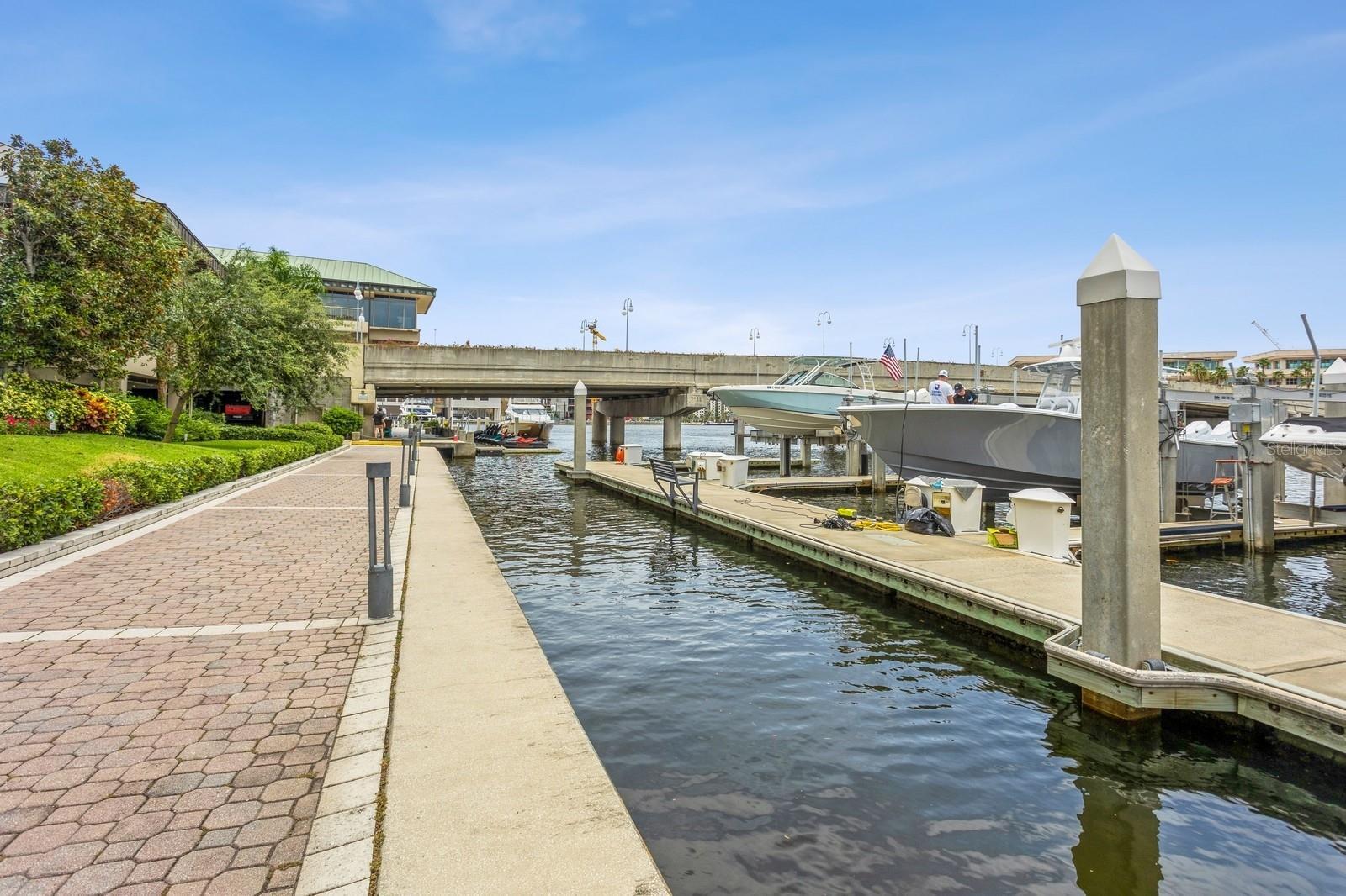 Property Photo:  700 S Harbour Island Boulevard 722  FL 33602 