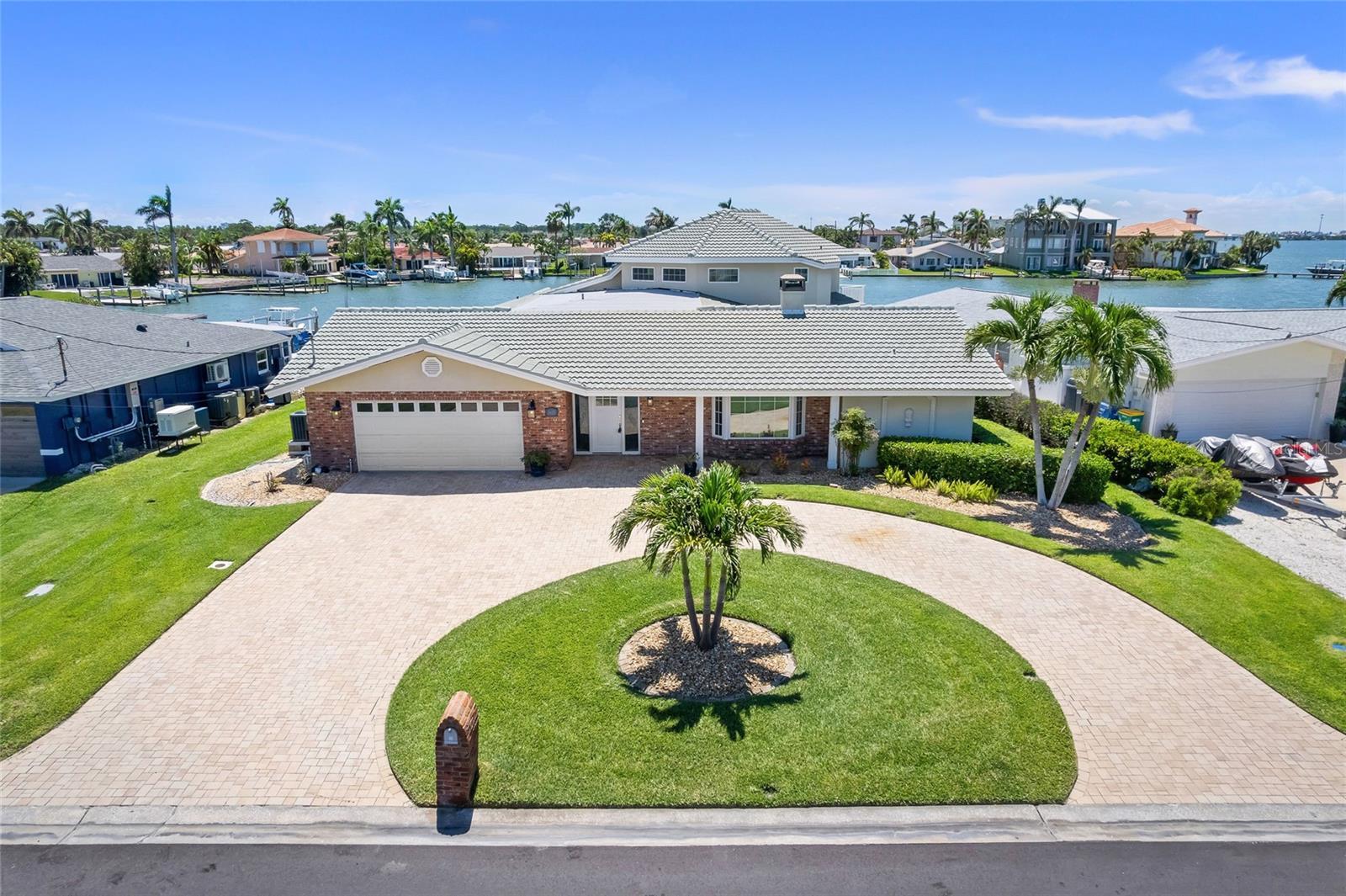 Property Photo: 5433 Oakhurst Drive FL 33772