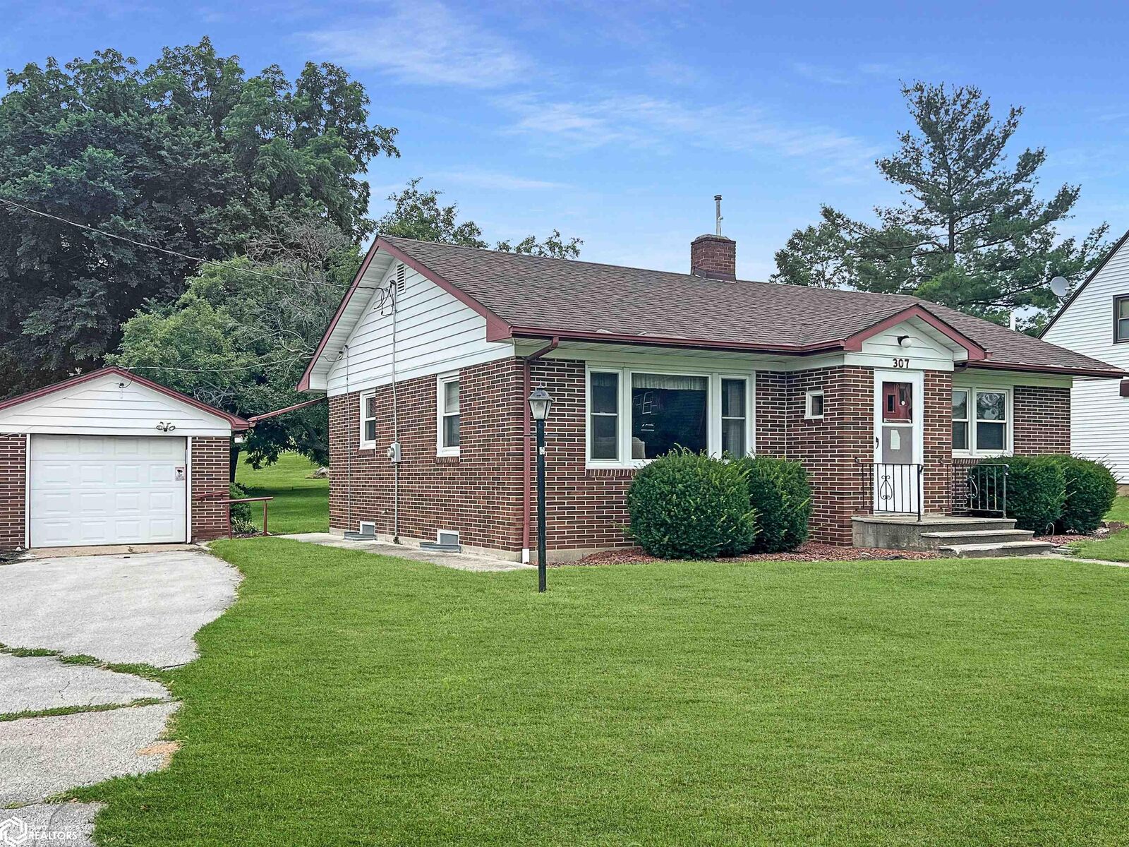 Property Photo: 307 Madison Street IA 50672
