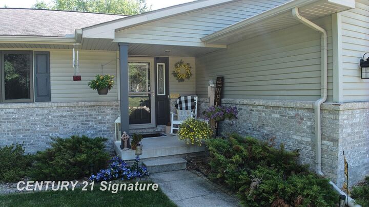 Property Photo: 3230 Kings Brook Drive MI 48433
