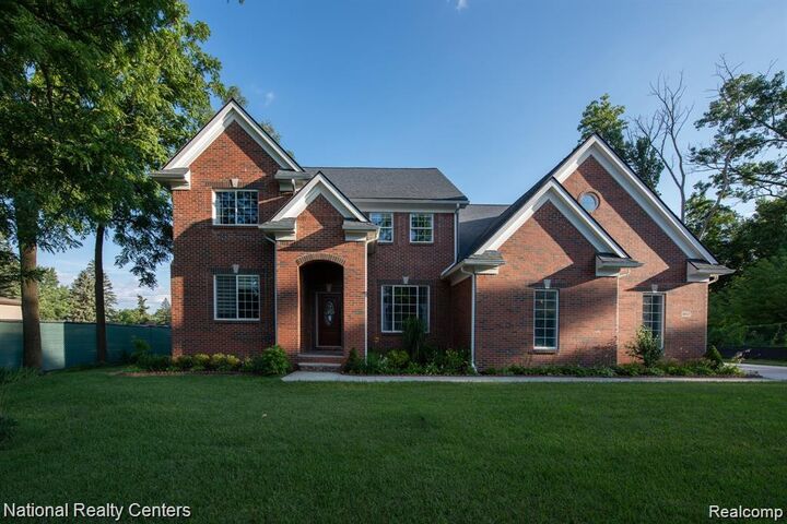 30527 W 11 Mile Road  Farmington MI 48336 1201 photo